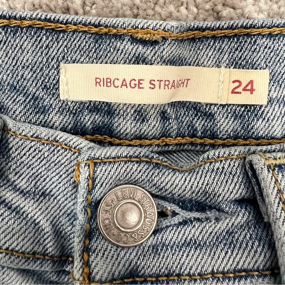Levi’s Women’s Sz 24 Ribcage Straight Distressed Light Wash Jean - Picture 6 of 16